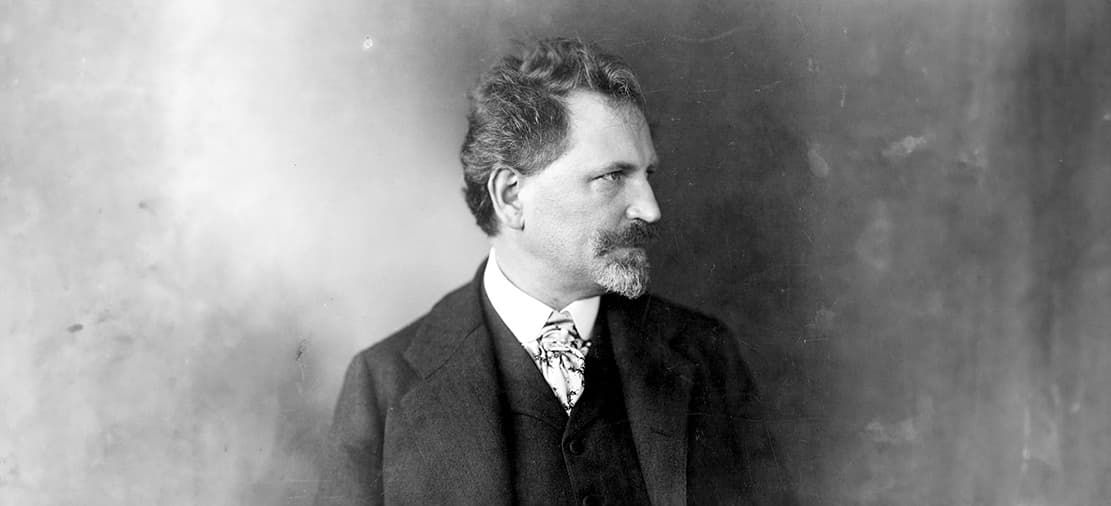 Retrato de Alphonse Mucha